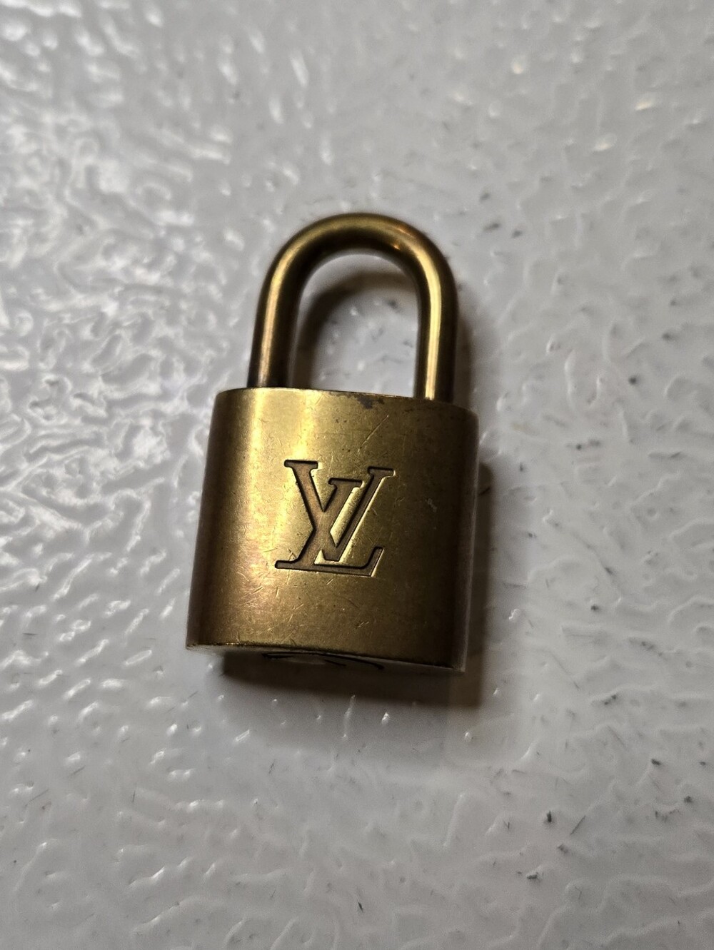 Louis Vuitton LV Lock 319